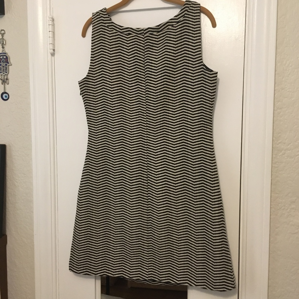 Ben Sherman Mod Retro Shift Chevron Dress - Picture 2 of 7